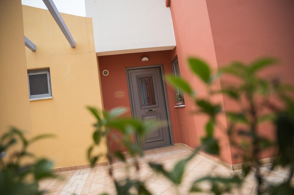 Niriides Apartment คิปปาริสเซีย ภายนอก รูปภาพ