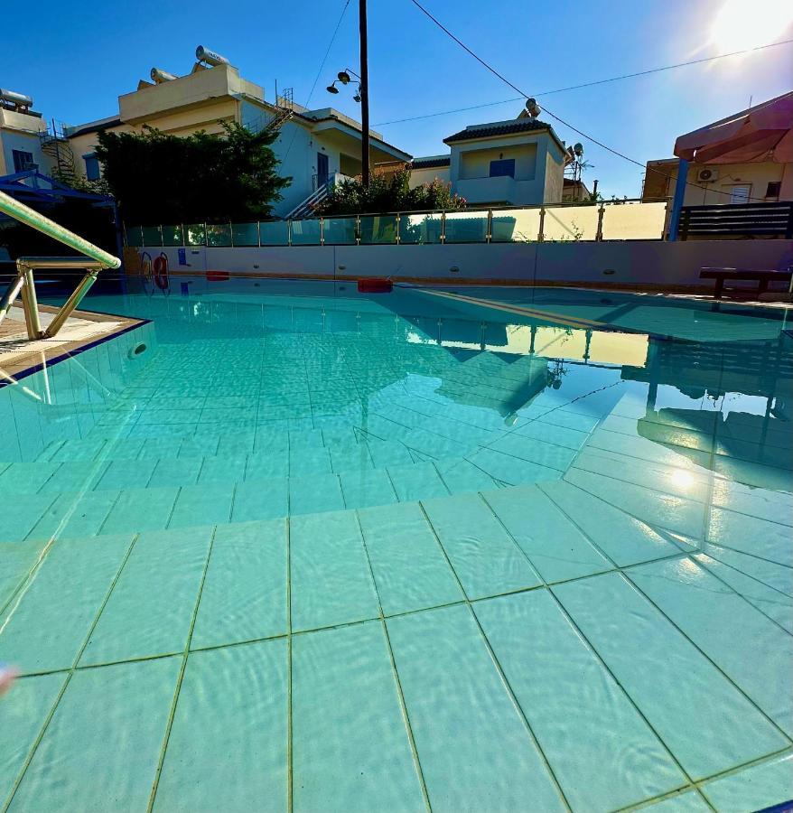 Niriides Apartment คิปปาริสเซีย ภายนอก รูปภาพ